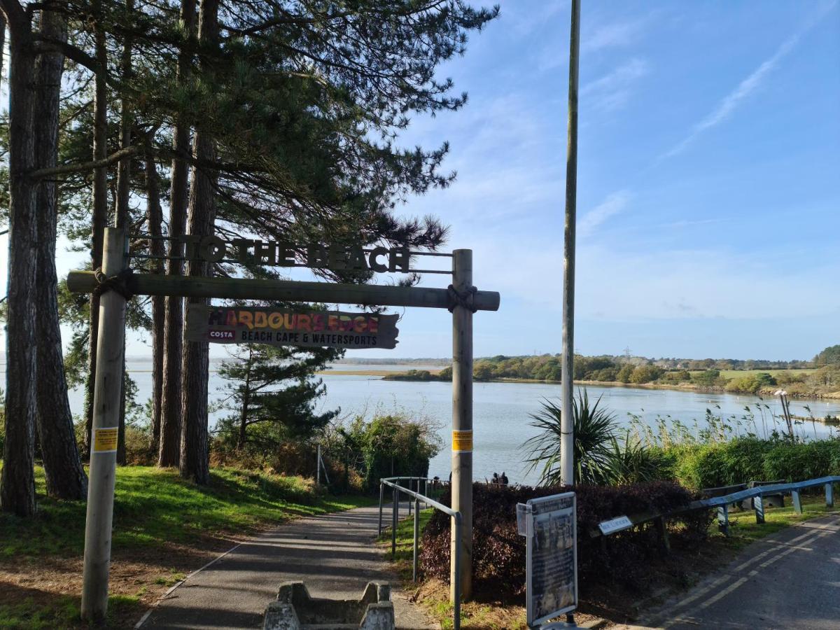 Escape City Caravan Lytchett Minster Buitenkant foto